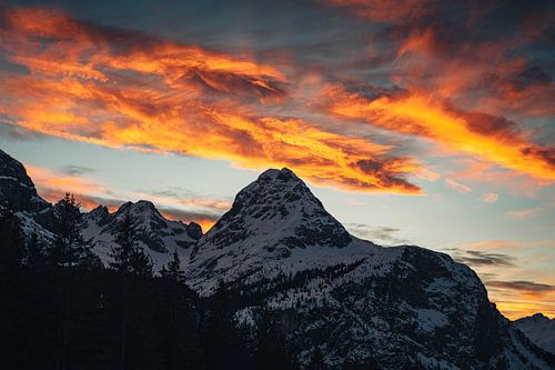 Himmelsfeuer über den Alpen