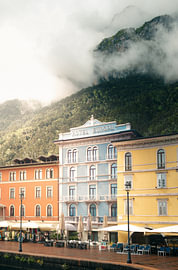 Nebel über Riva del Garda von CA Photos