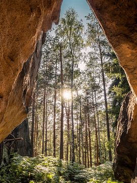 Nikolsdorfer Wände, Saxon Switzerland - Rock crevice near Kubus by Pixelwerk
