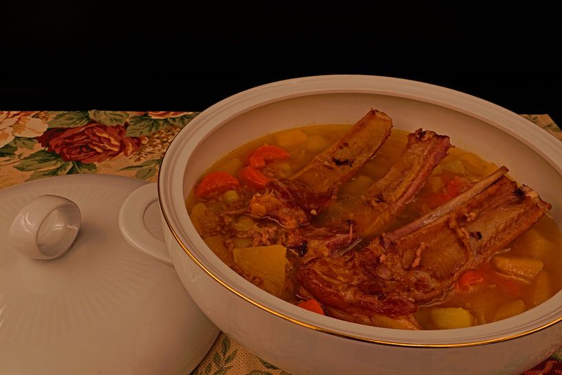 Hausgemachter frischer Steckrübeneintopf mit Kaßler-Rippchen von Babetts Bildergalerie