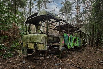 Lost Place - Jungle Bus von Linda Lu