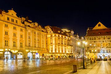 Avonddrukte op het Oude Stadsplein van Praag van Melanie Viola