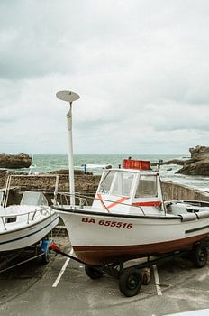 Bateau de pêche sur la côte de Biarritz