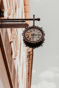 Horloge Verona | Photographie de voyage Italie sur Britt Raafs