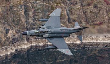 McDonnell Douglas F-4E Phantom II van de Turkse luchtmacht. van Jaap van den Berg