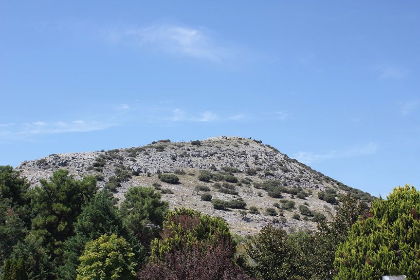 Berg met delen van Filippi / Φίλιπποι (Daton) - Griekenland van ADLER & Co / Caj Kessler