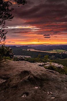 L'ambiance du soir dans les montagnes de grès de l'Elbe