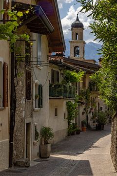 Alley in Limone by Dennis Eckert