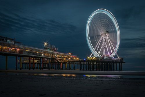 Scheveningen pier in the evening