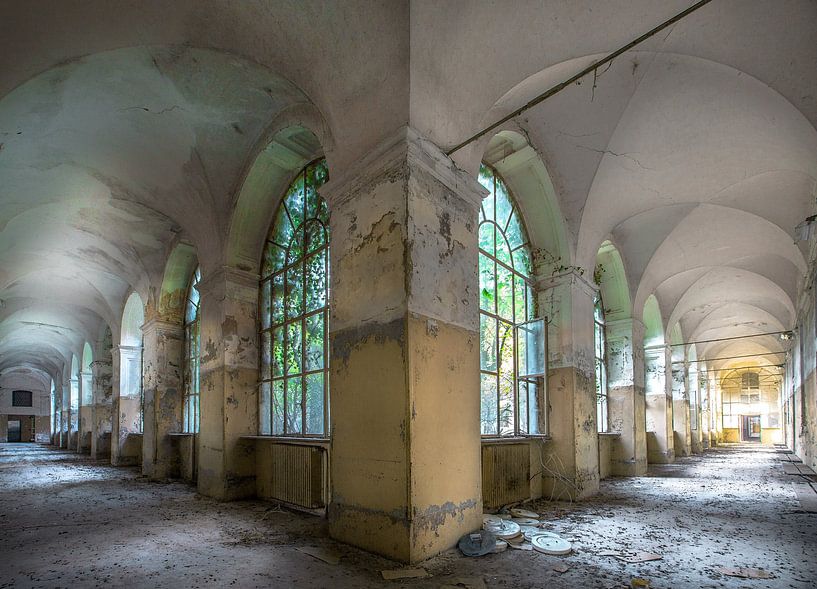 Abandoned psychiatric hospital Italy by Olivier Photography