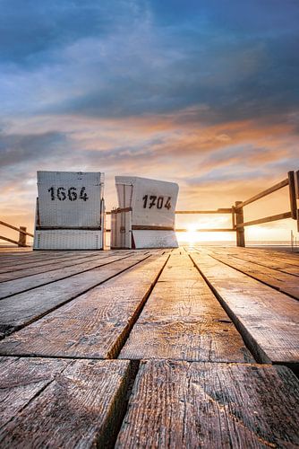 Strandstoelen op het strand van St. Peter Ording in de zomer