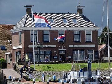 Café-restaurant De Hinde in Hindeloopen van Koos van Woudenberg