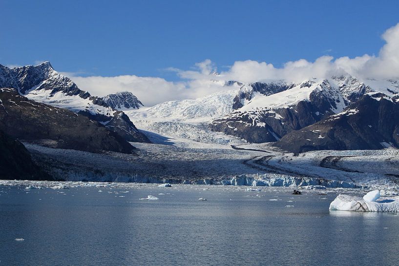Columbia Glacier in Prince William Sound on the western Alaska Chugach Mountains near Valdez, Alaska by Frank Fichtmüller