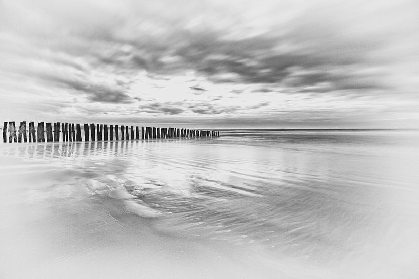 Franse kust in zwart wit (opaalkust) van Caroline van der Vecht