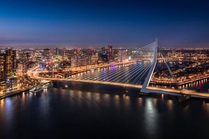 Erasmusbrug in de avond