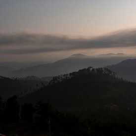 Sunrise in Pignone, Italy by Nienke Stegeman