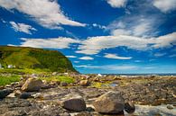Noorse kust vanaf eiland Runde van Patrick van Oostrom thumbnail