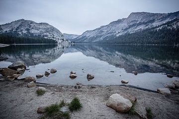 Yosemite Lake van Eric van Nieuwland