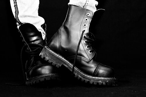 Des bottes à lacets qui ont du cachet
