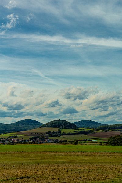 Spaziergang auf dem Kolonnenweg in der Nähe der Gedenkstätte Point Alpha von Oliver Hlavaty