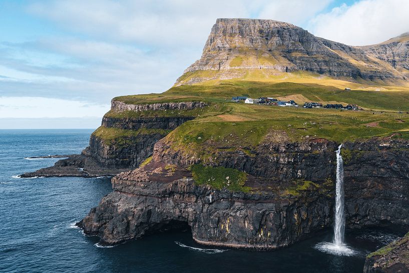 Chute d'eau de Múlafossur aux îles Féroé par Marcel Nauta