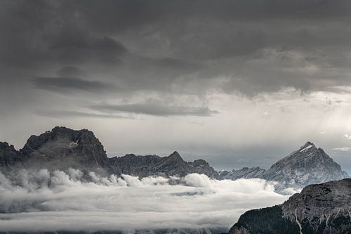 Completely in Zen between heaven and earth
