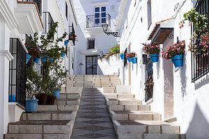 weiße Straße in Andalusien