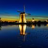 Kinderdijk bij avondschemering van Bart Verbrugge