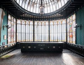 Beau jardin d'hiver abandonné. sur Roman Robroek - Photos de bâtiments abandonnés