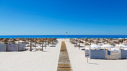 Het strand van Monte Gordo (Algarve, Portugal)