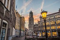 Stadshuisbrug en de Domtoren bij ochtendlicht