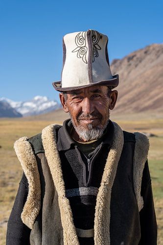 Portret van een Tadjik-man in het Pamir-gebergte