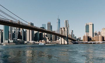Brooklyn Bridge en Manhattan Skyline van swc07