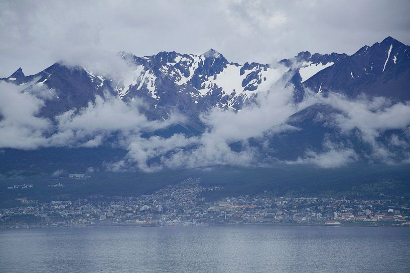 Sneeuw in de bergen rond Ushuaia van Frank's Awesome Travels