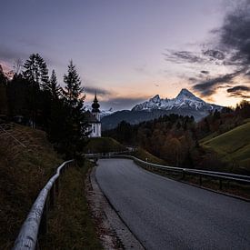 Maria Gern with a view of the Watzmann mountain by Florian Limmer