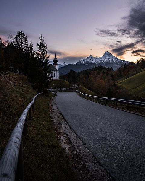 Maria Gern with a view of the Watzmann mountain by Florian Limmer