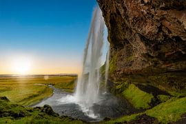 Seljalandsfoss waterfall by Thomas Heitz