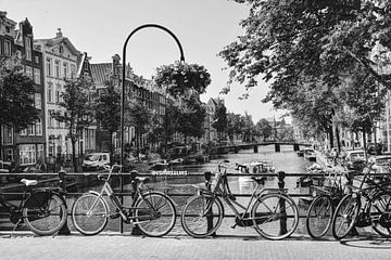 Innere Stadt von Amsterdam Niederlande Schwarz und Weiß