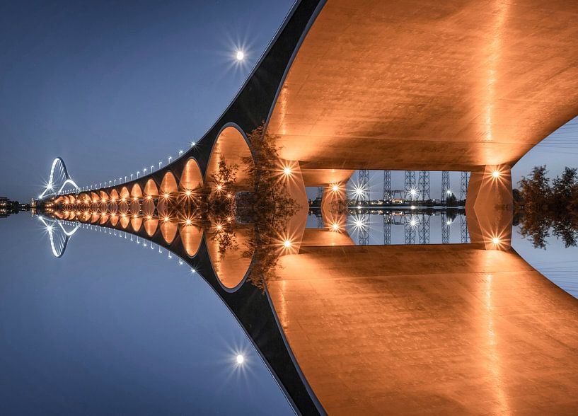 Die gespiegelte Kreuzung in Nijmegen von Karsten Russ