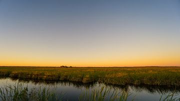 USA, Florida, Stralende oranje lucht over everglades natuurlandschap panorama van adventure-photos