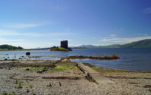 Castle Stalker is een torenhuis ongeveer 2,5 kilometer ten noordoosten van Port Appin