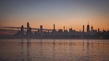Sunrise over New York City, USA by Patrick Groß