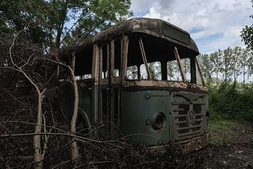 Oude Bus van Maikel Brands