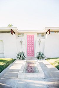 Rosa Tür in Palm Springs, Kalifornien
