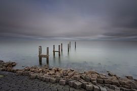 Ein alter Steg auf der Watteninsel Terschelling von Peter Haastrecht, van
