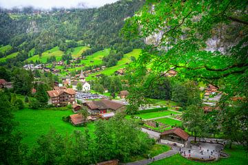 Splendeur de l'été : Lauterbrunnen vue du ciel