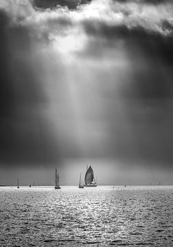 Sailing by Harrie Muis