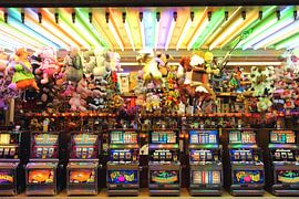 Gokautomaten op de kermis van Carel van der Lippe