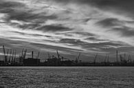 Rotterdamse haven in zwart-wit van Marcel Runhart thumbnail