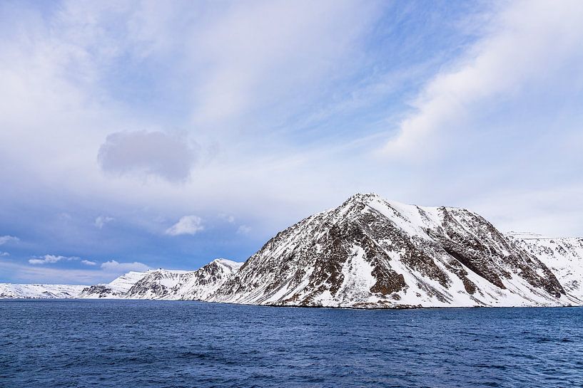 Berge und Felsen im Winter in der Finnmark in Norwegen von Rico Ködder